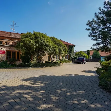 Hotelovy Dum Adina - Kurdějov