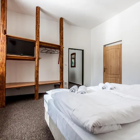 ホテル Hotelovy Dum Adina - Kurdějov