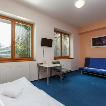 Hotelovy Dum Adina - ホテル Kurdějov