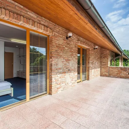 Hotelovy Dum Adina - ホテル